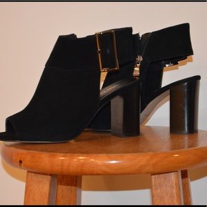 🌻Black Wedges/Heels